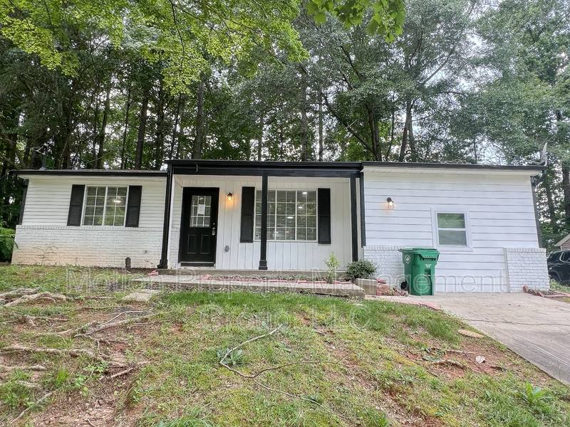 House for rent at 1995 Northerly Way, Stone Mountain, GA 30088