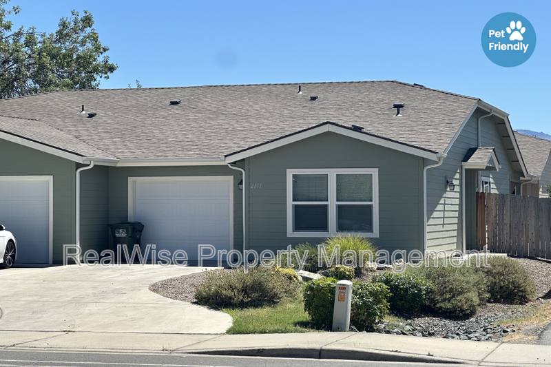 Apartment for rent at 2151 Redwood Ave, Grants Pass, OR 97527