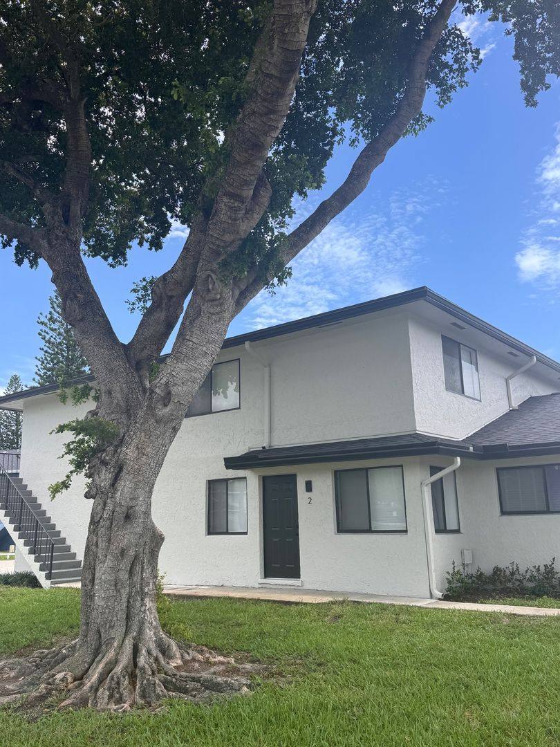 Apartment for rent at 206 E Tiffany Dr, West Palm Beach, FL 33407