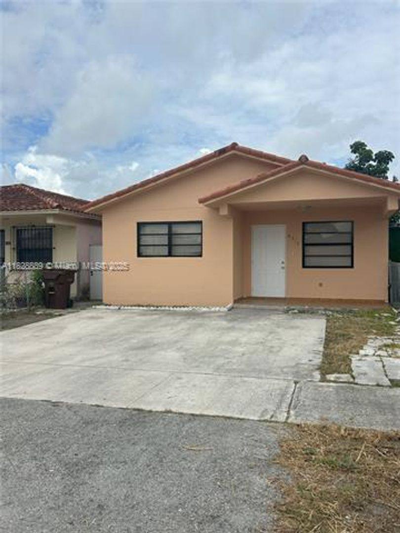 House for rent at 4316 W 10th Ave, Hialeah, FL 33012