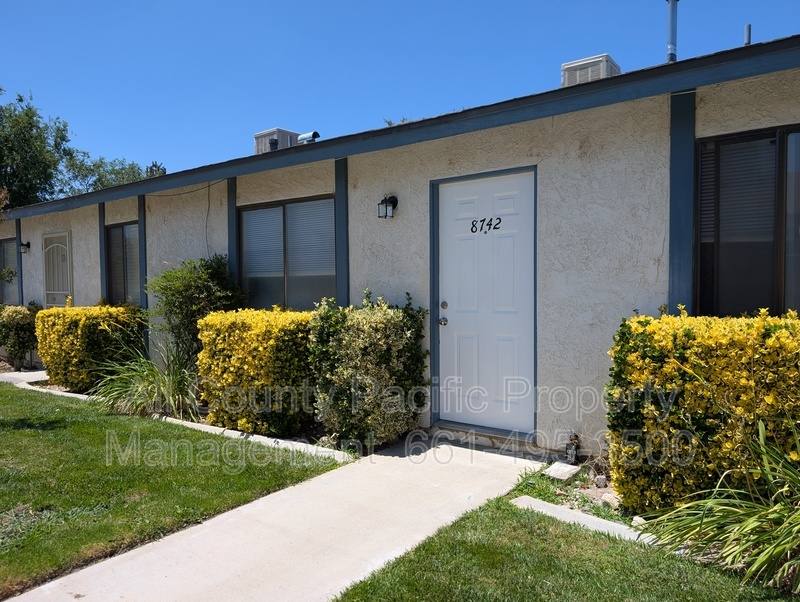 Apartment for rent at 8742 E Ave #U-6, Littlerock, CA 93543