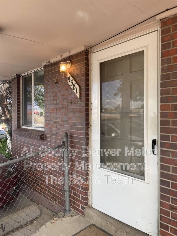 Apartment for rent at 5581 S Delaware St, Littleton, CO 80120