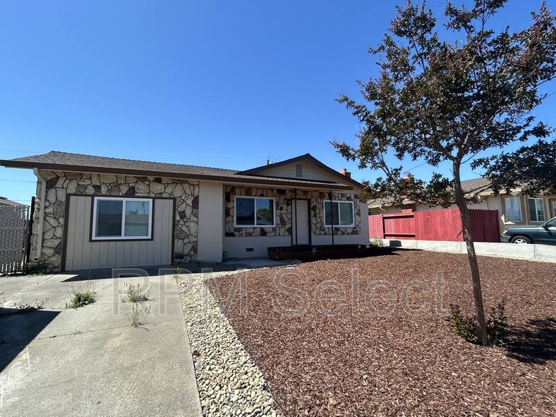 House for rent at 1525 James St, Fairfield, CA 94533