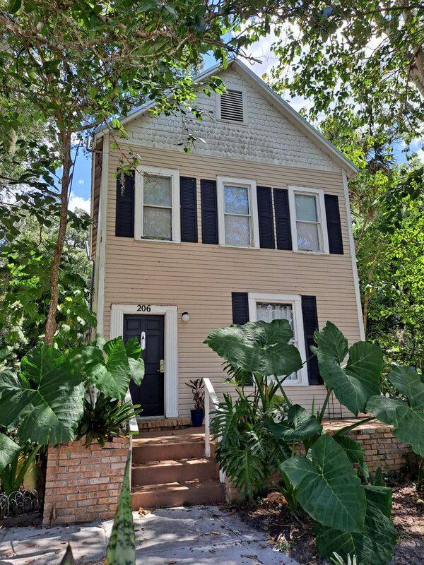 Apartment for rent at 206 E Howry Ave, Deland, FL 32724