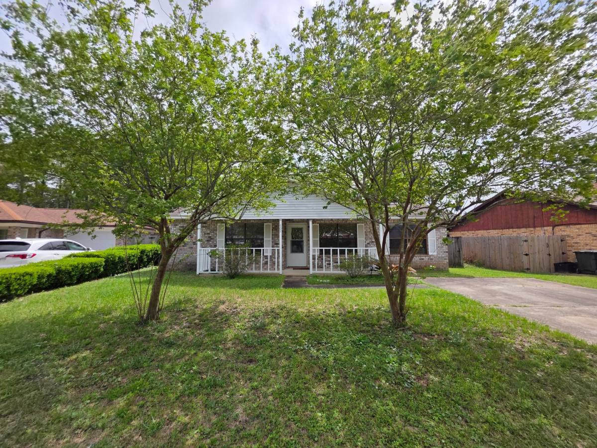 House for rent at 802 Christian Dr, Pensacola, FL 32506