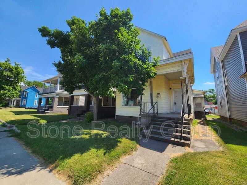 House for rent at 714 S 7th St, Terre Haute, IN 47807