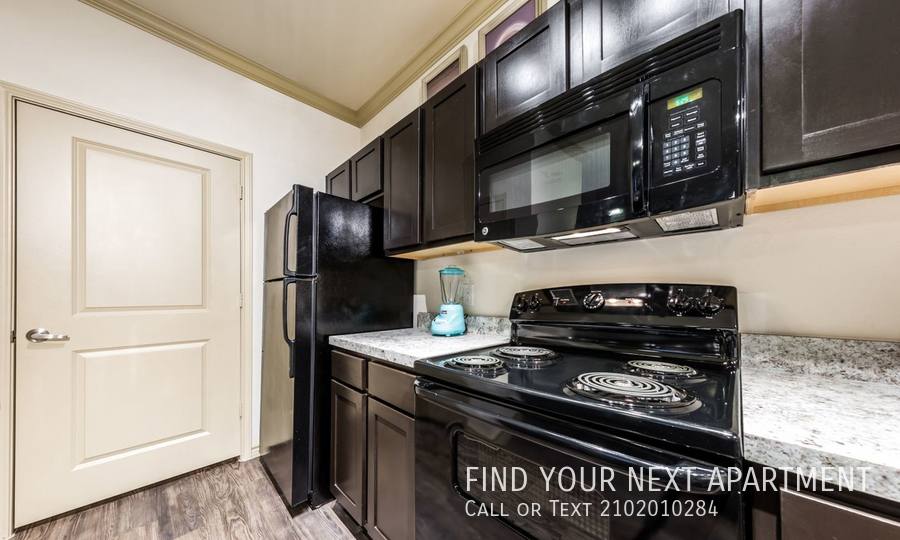 Apartment for rent at 10520 Bandera Rd, San Antonio, TX 78250