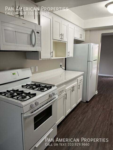 Apartment for rent at 400 Merrimac Way, Costa Mesa, CA 92626