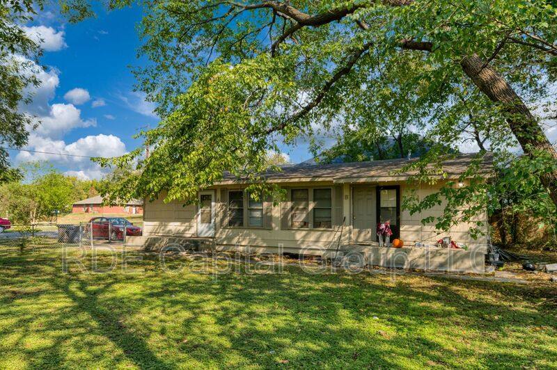 House for rent at 6161 Brocks Lane B, Fort Worth, TX 76114