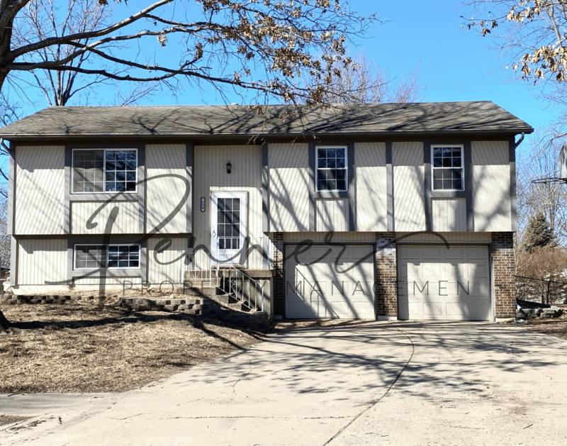 House for rent at 328 SE Jackson St, Lees Summit, MO 64063