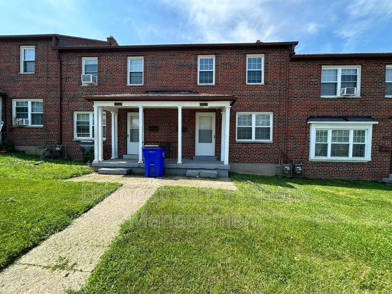 Apartment for rent at 1320 Chardon Court, Dayton, OH 45403