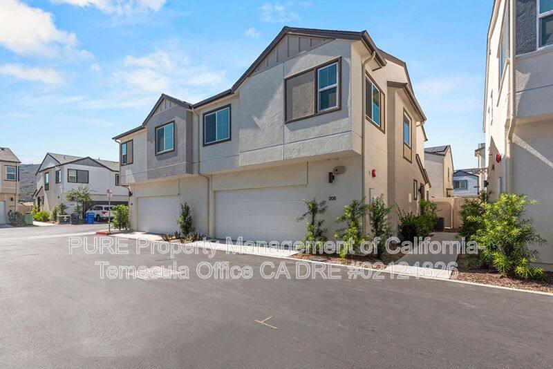 House for rent at 208 Canopy Trails Place, Fallbrook, CA 92028