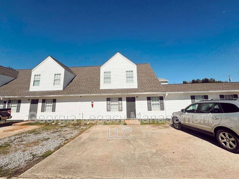 Townhouse for rent at 896 Campbell St #B3, Cleveland, GA 30528