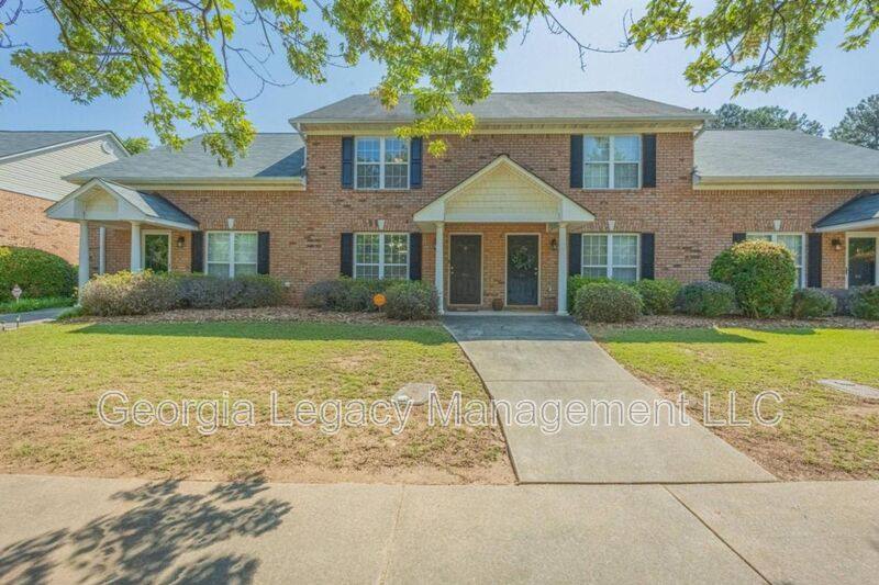 Townhouse for rent at 320 Logmont Trace, Athens, GA 30606