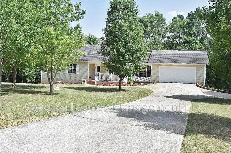 House for rent at 451 Stark St, Commerce, GA 30529