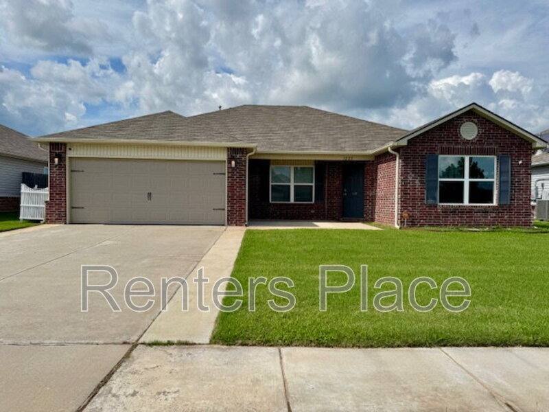 House for rent at 1228 E Toledo St, Broken Arrow, OK 74012