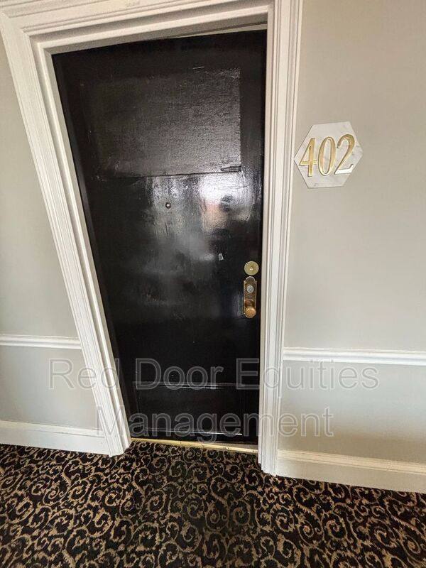 Apartment for rent at 123 N Broad St #402, Lancaster, OH 43130