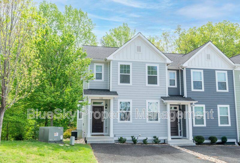 Townhouse for rent at 132 Longwood Dr, Charlottesville, VA 22903