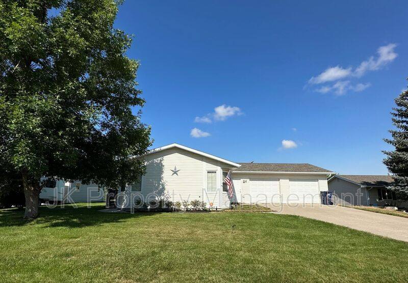 House for rent at 84 Treasure State Dr, Great Falls, MT 59404