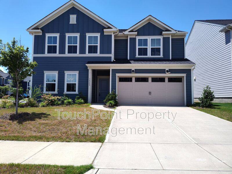House for rent at 14248 Canemeadow Dr, Charlotte, NC 28278