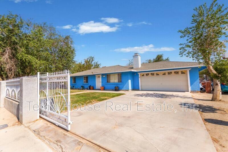 House for rent at 10655 E Ave #R6, Littlerock, CA 93543