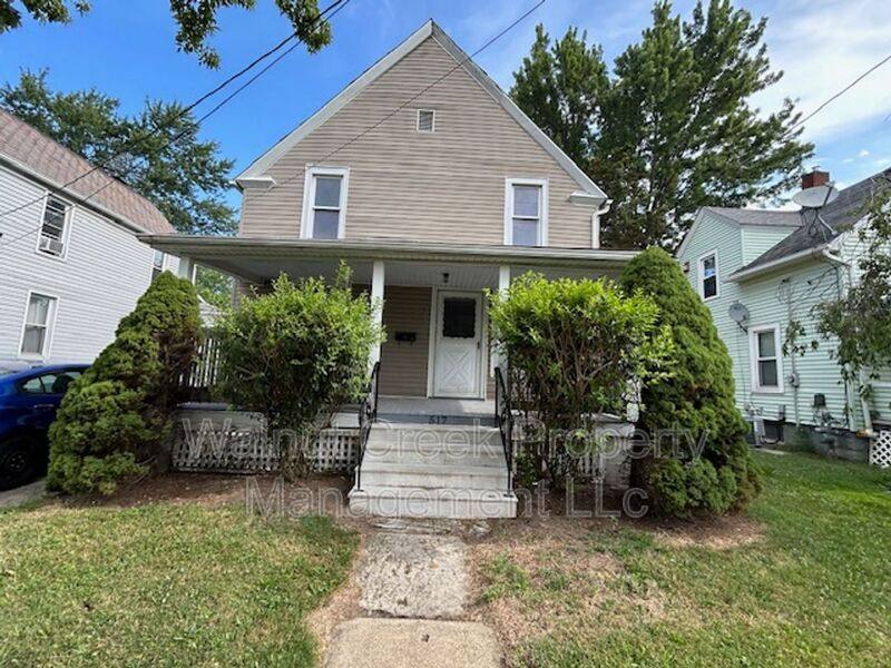 House for rent at 517 Dewey, Elyria, OH 44035