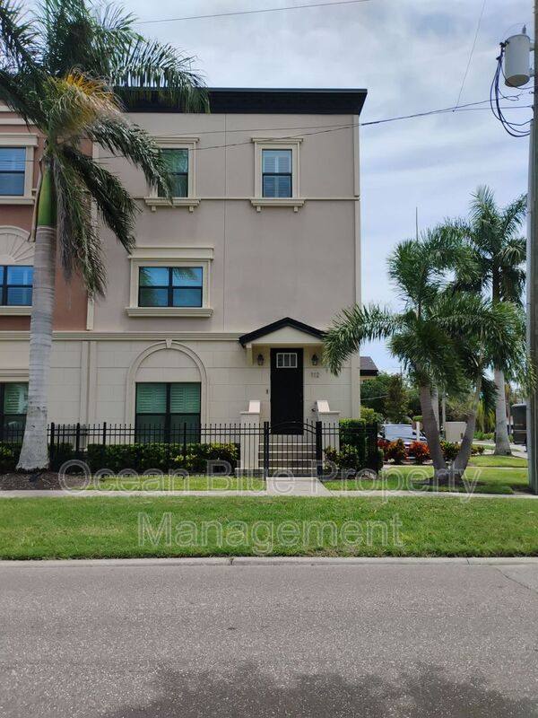 Townhouse for rent at 3421 Horatio St #112, Tampa, FL 33609