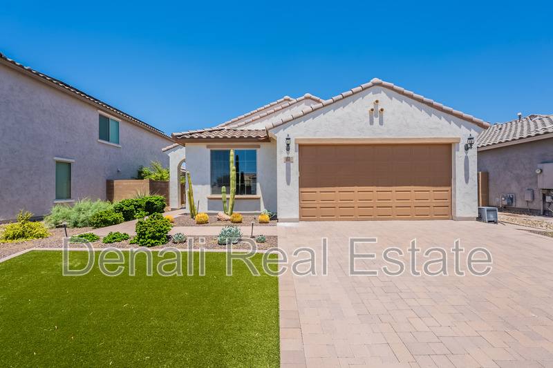 House for rent at 9570 W Whispering Wind Dr, Peoria, AZ 85383