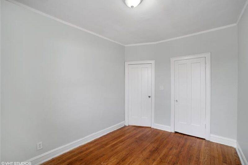 Apartment for rent at 1008 W 76th St #2, Chicago, IL 60605