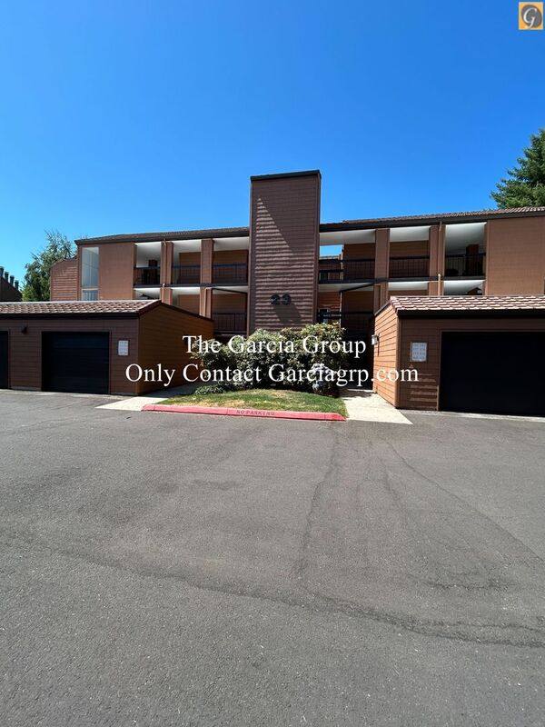 Condo for rent at 181 Oswego Summit, Lake Oswego, OR 97035