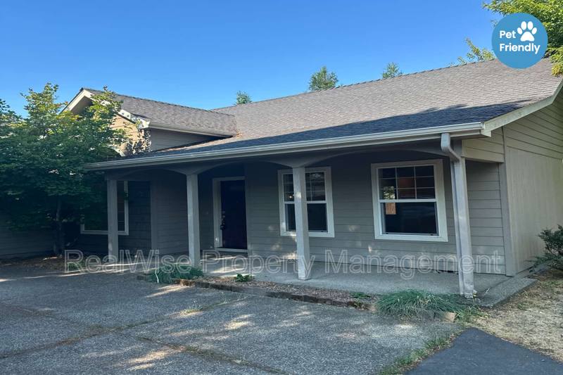 House for rent at 115 Wagon Wheel Dr, Grants Pass, OR 97527
