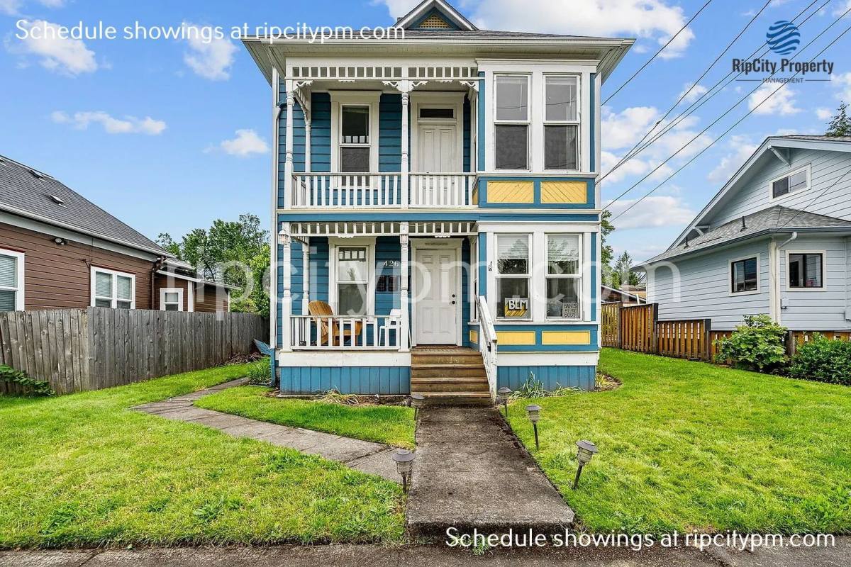 Apartment for rent at 426 A Division St, Oregon City, OR 97045