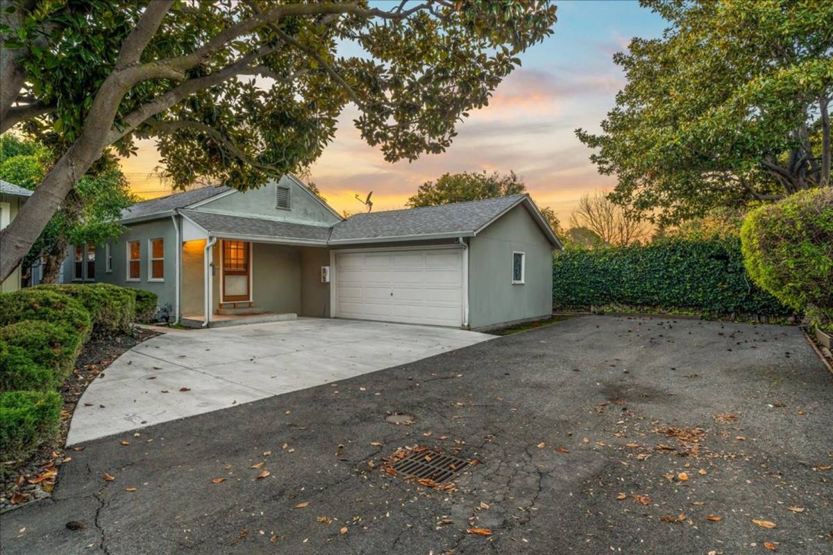 Apartment for rent at 392 N Rengstorff Ave, Mountain View, CA 94043