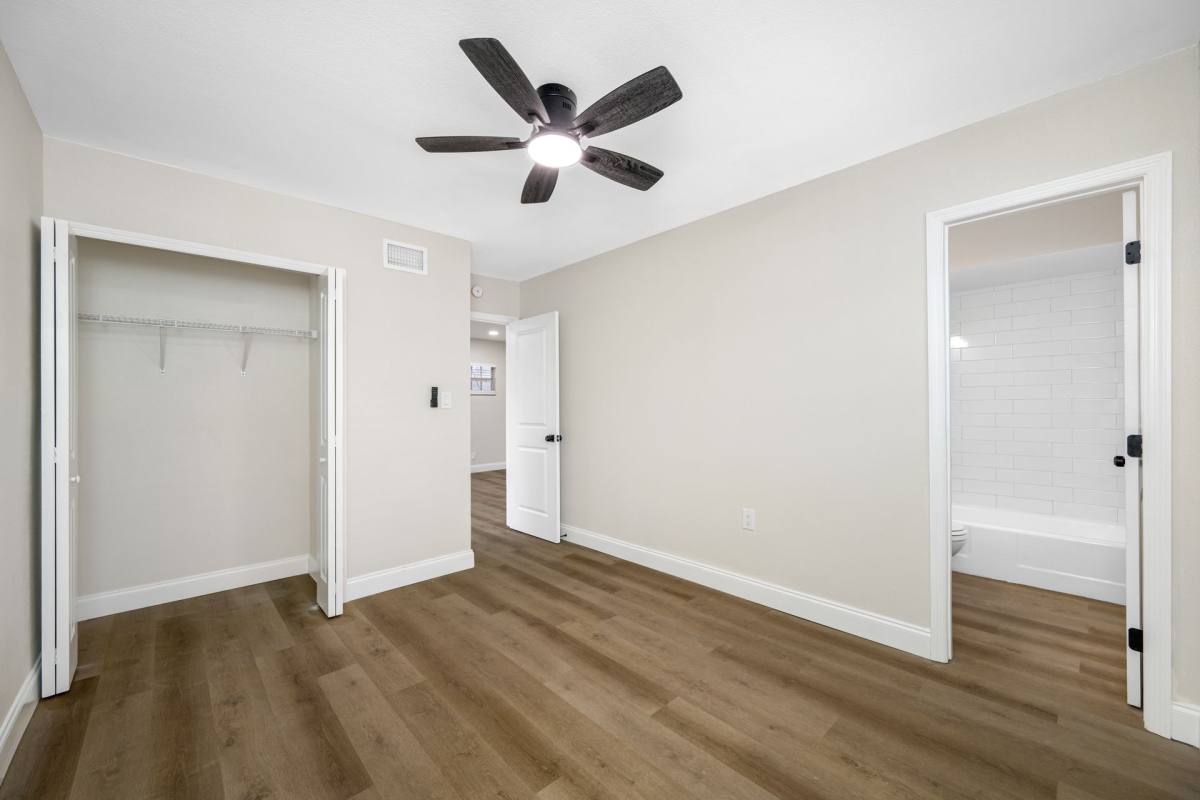 Apartment for rent at 140-144 E Davis Blvd, Tampa, FL 33606