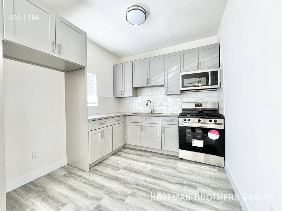 Apartment for rent at 1058 S Normandie Ave #301, Los Angeles, CA 90006