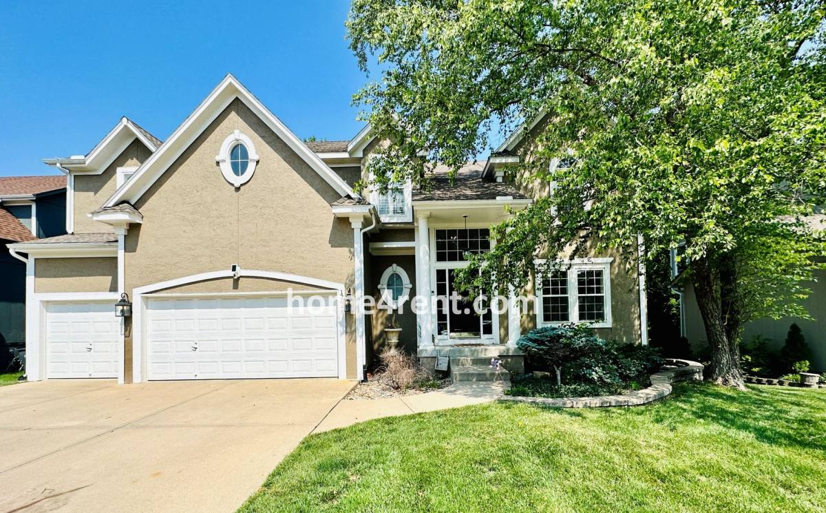 House for rent at 12648 S Hallet St, Olathe, KS 66062