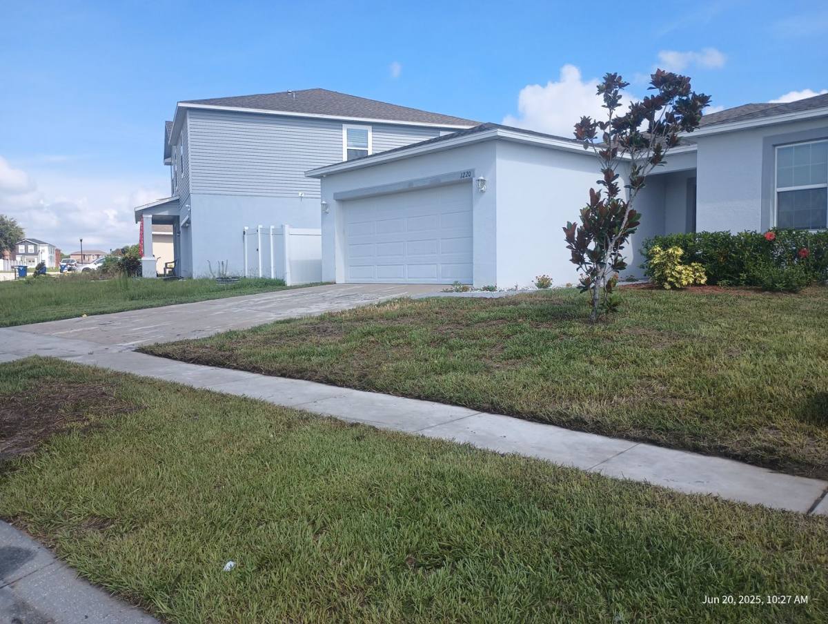 House for rent at 1220 Salisbury Dr, Winter Haven, FL 33881