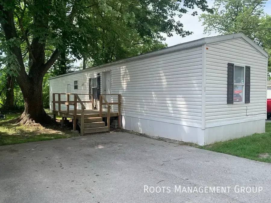 Apartment for rent at 8703 Wabash Ave #11, Terre Haute, IN 47803