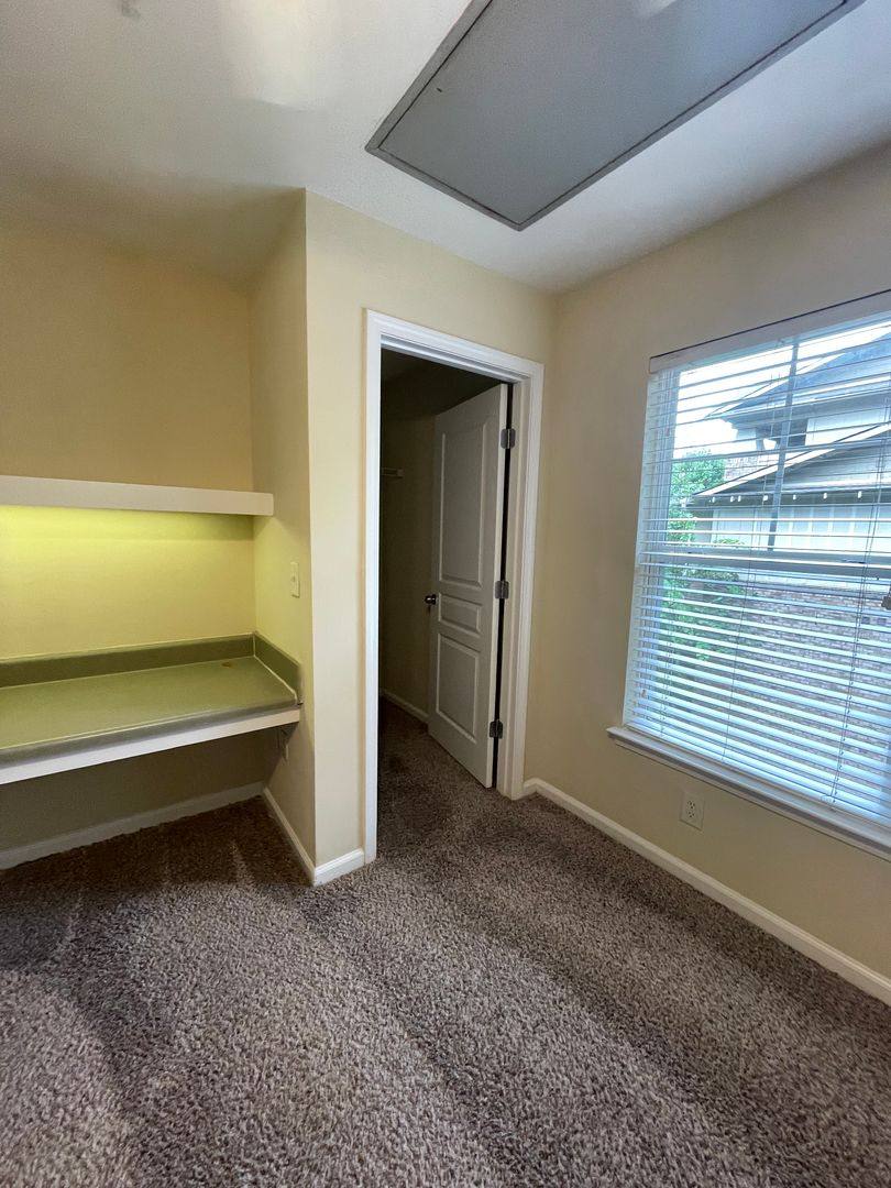 Apartment for rent at 3930 Cherokee Woods Way, Knoxville, TN 37920