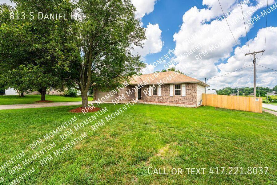House for rent at 813 S Daniel Lane, Willard, MO 65781