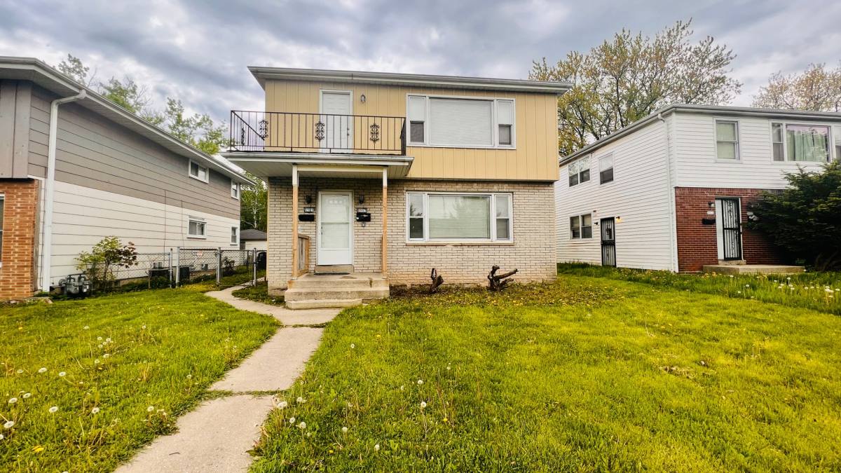 Apartment for rent at 8907-09 W Hampton Ave, Milwaukee, WI 53225
