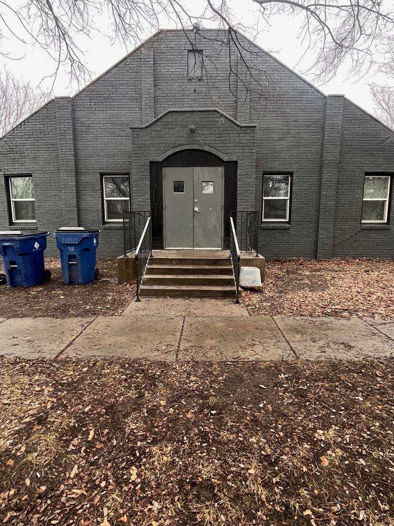 House for rent at 1704 Santa Fe S, Wichita, KS 67211