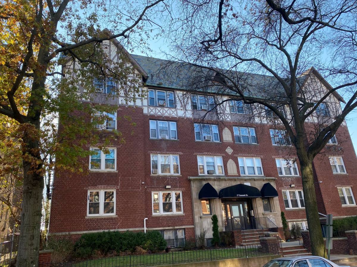 Apartment for rent at 17 Summit St, East Orange, NJ 07017