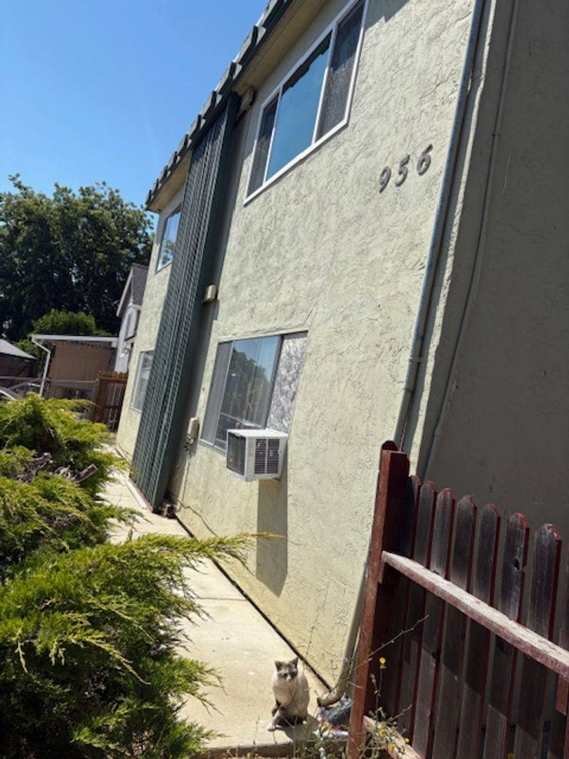 Apartment for rent at 956 Benicia Rd, Vallejo, CA 94591