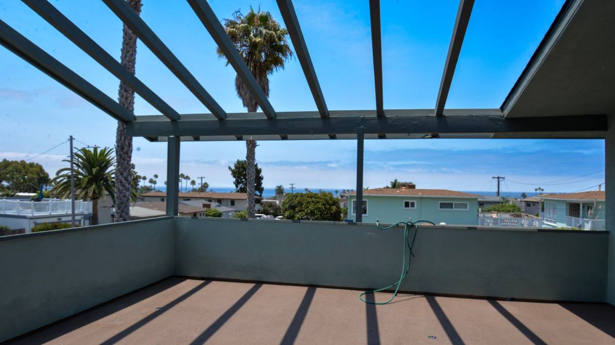 Townhouse for rent at 218 Avenida Rosa, San Clemente, CA 92672