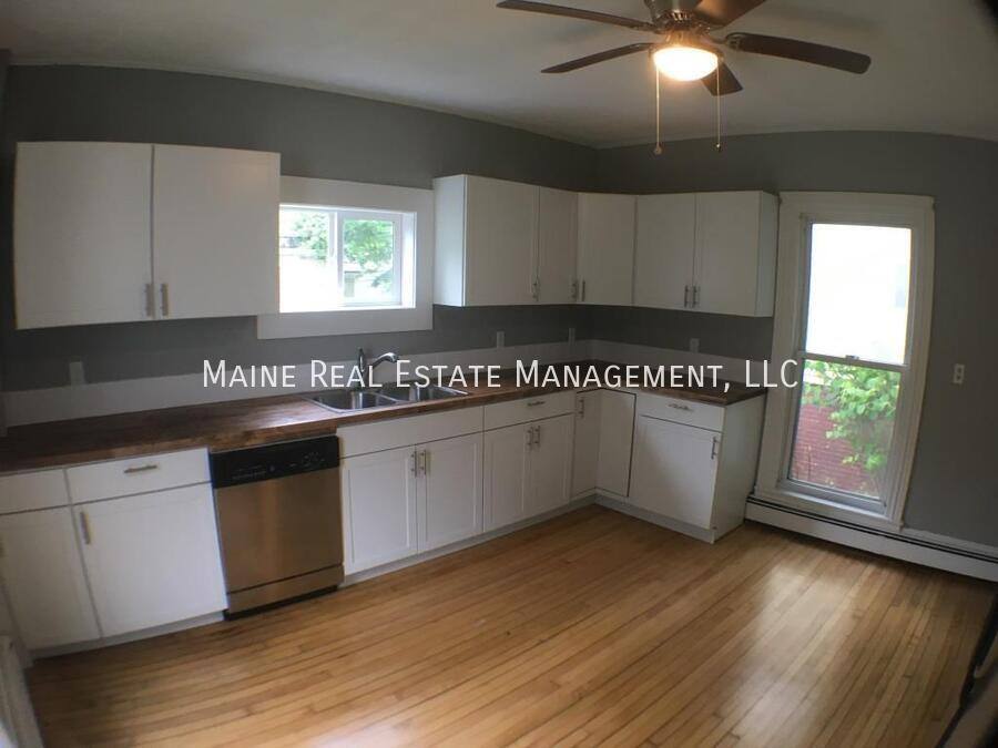 Apartment for rent at 25 Autumn St, Bangor, ME 04401