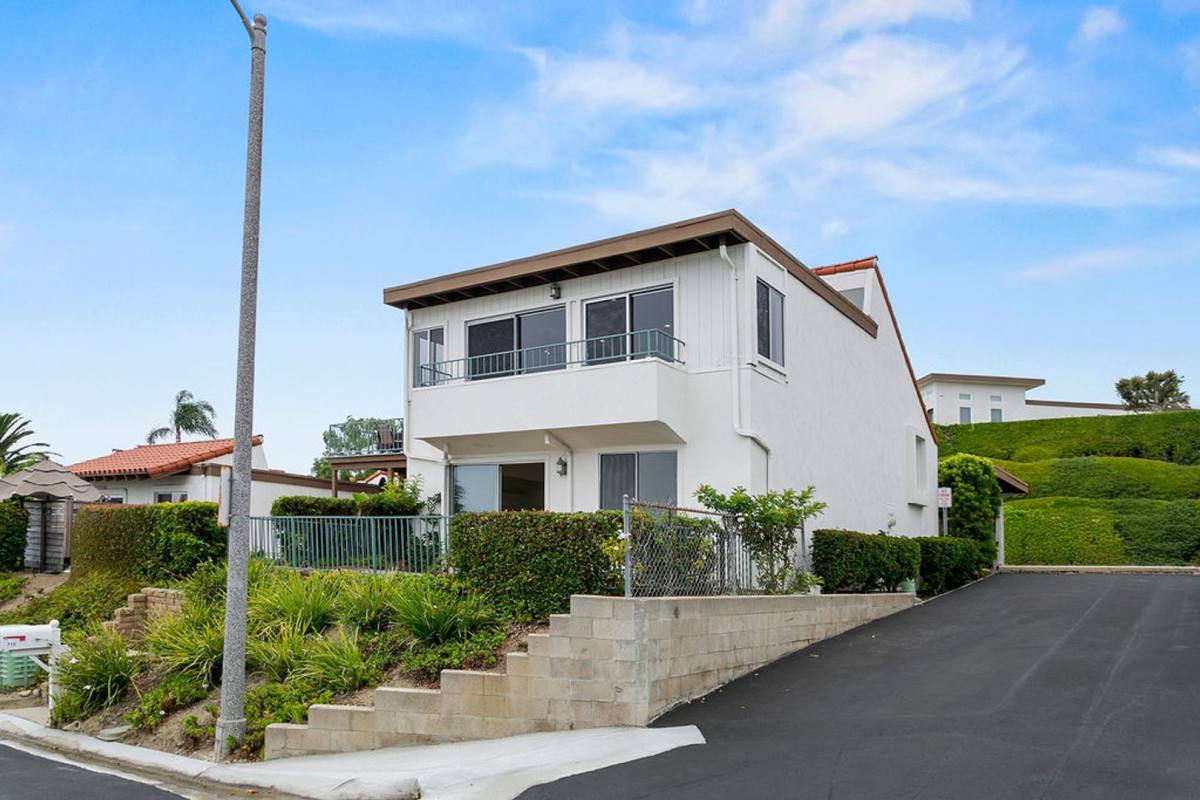 Townhouse for rent at 715 Calle Camisa, San Clemente, CA 92673