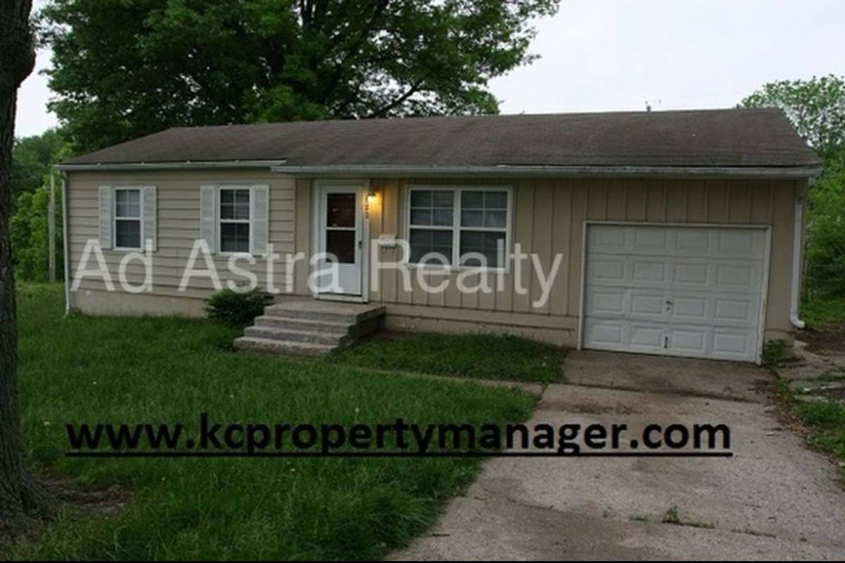House for rent at 308 N Ponca Dr, Independence, MO 64056