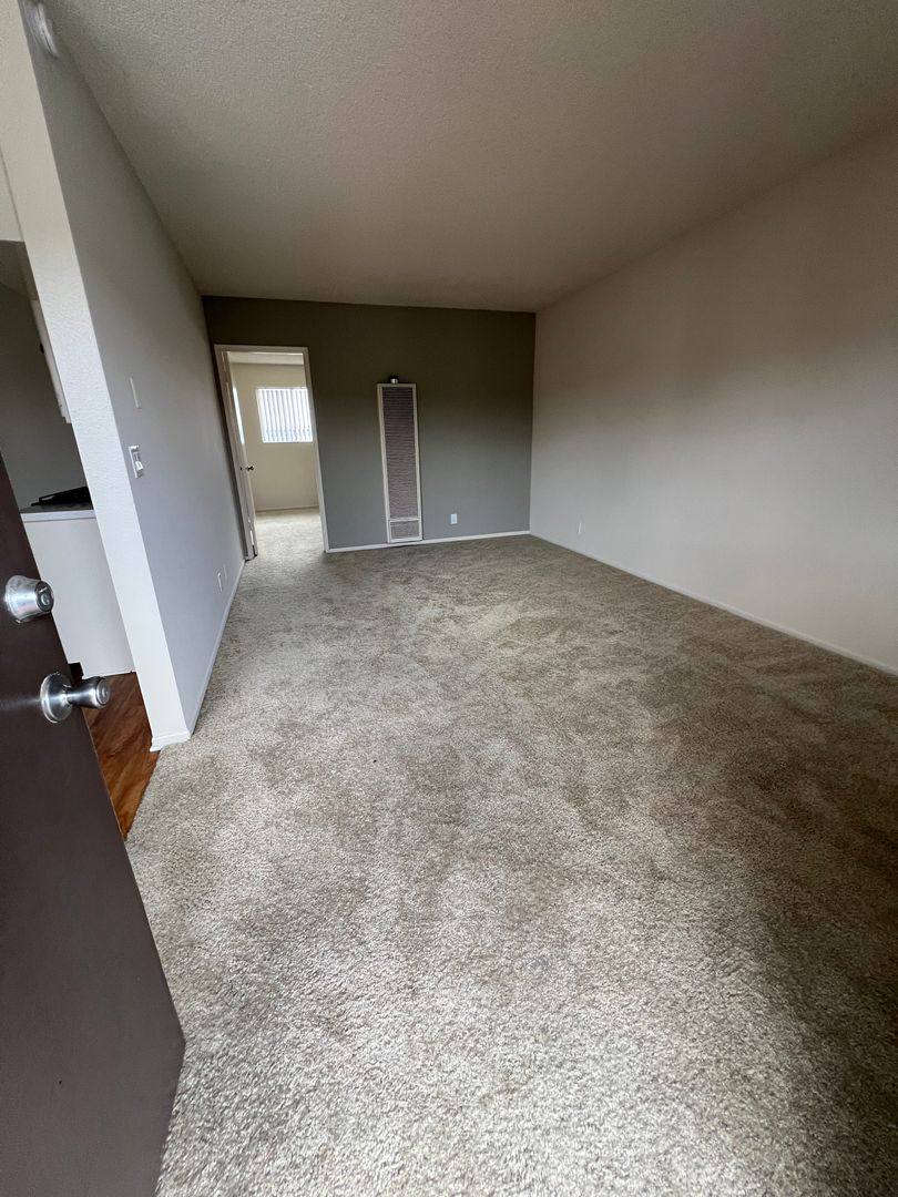 Apartment for rent at 13515 Doty Ave, Hawthorne, CA 90250
