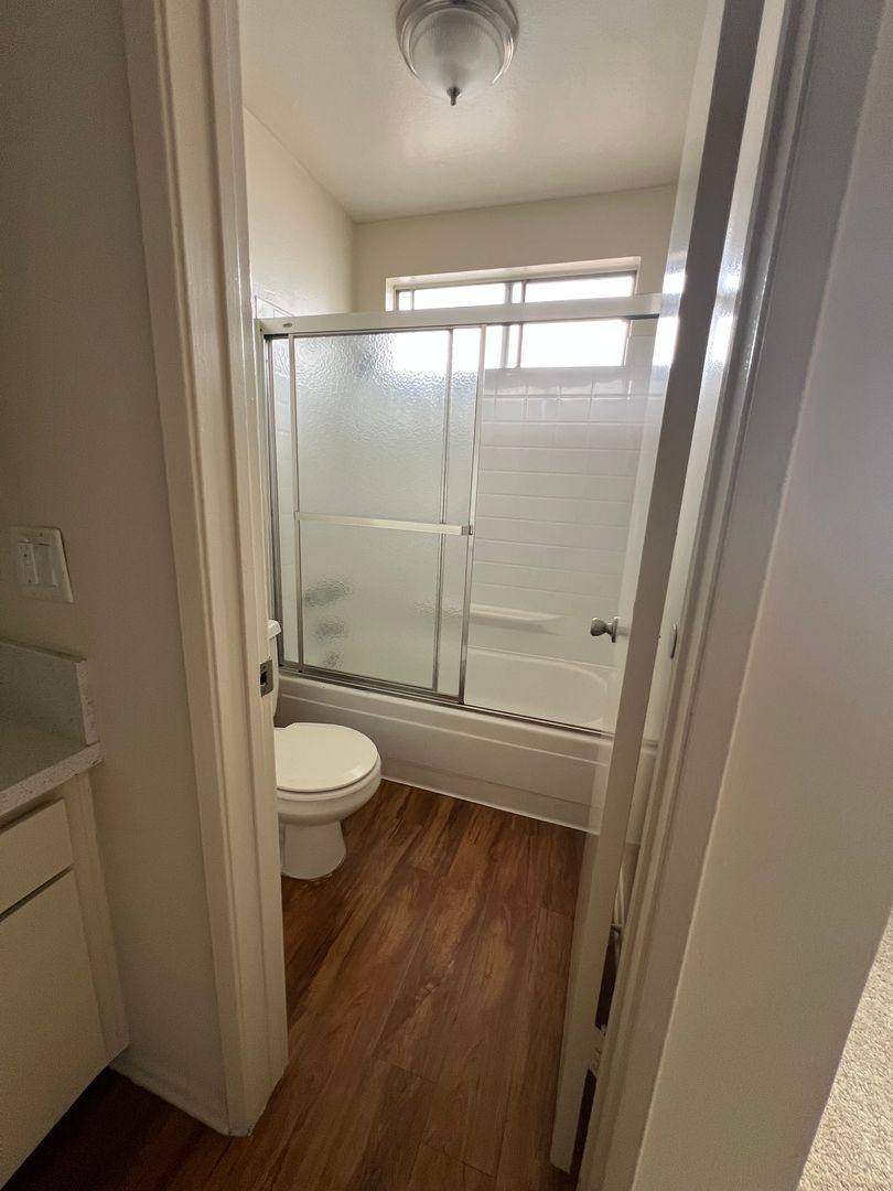 Apartment for rent at 13515 Doty Ave, Hawthorne, CA 90250